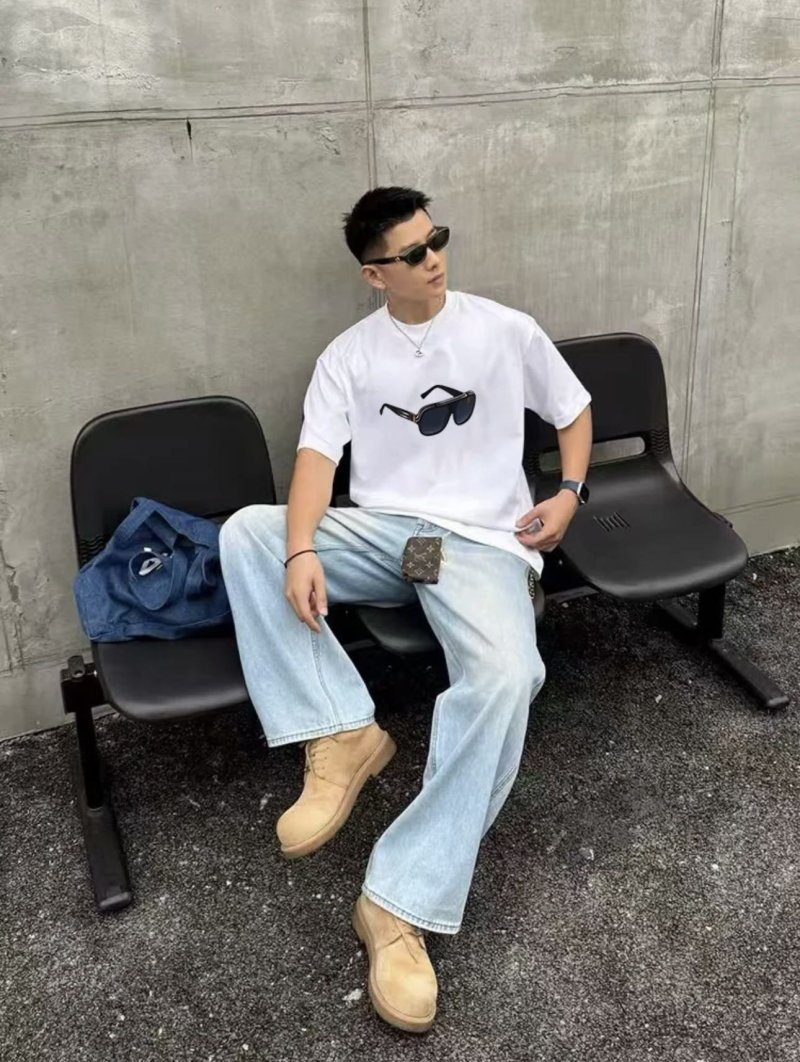 White Sunglasses Graphic Short Sleeve T-Shirt