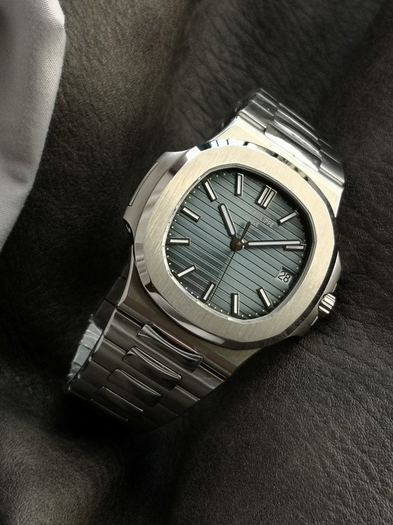 Patek Philippe Nautilus 5711 Steel Deep Blue Dial 40mm