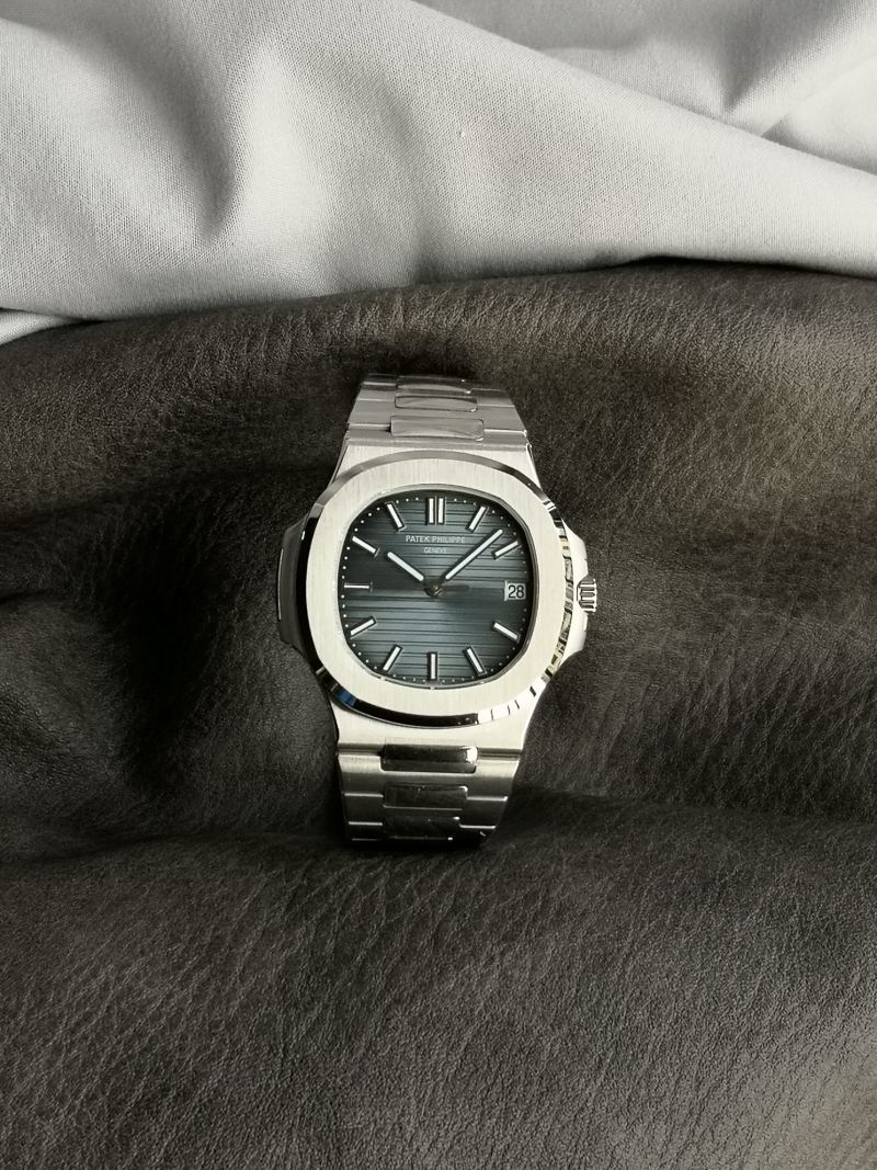 Patek Philippe Nautilus 5711 Steel Deep Blue Dial 40mm view
