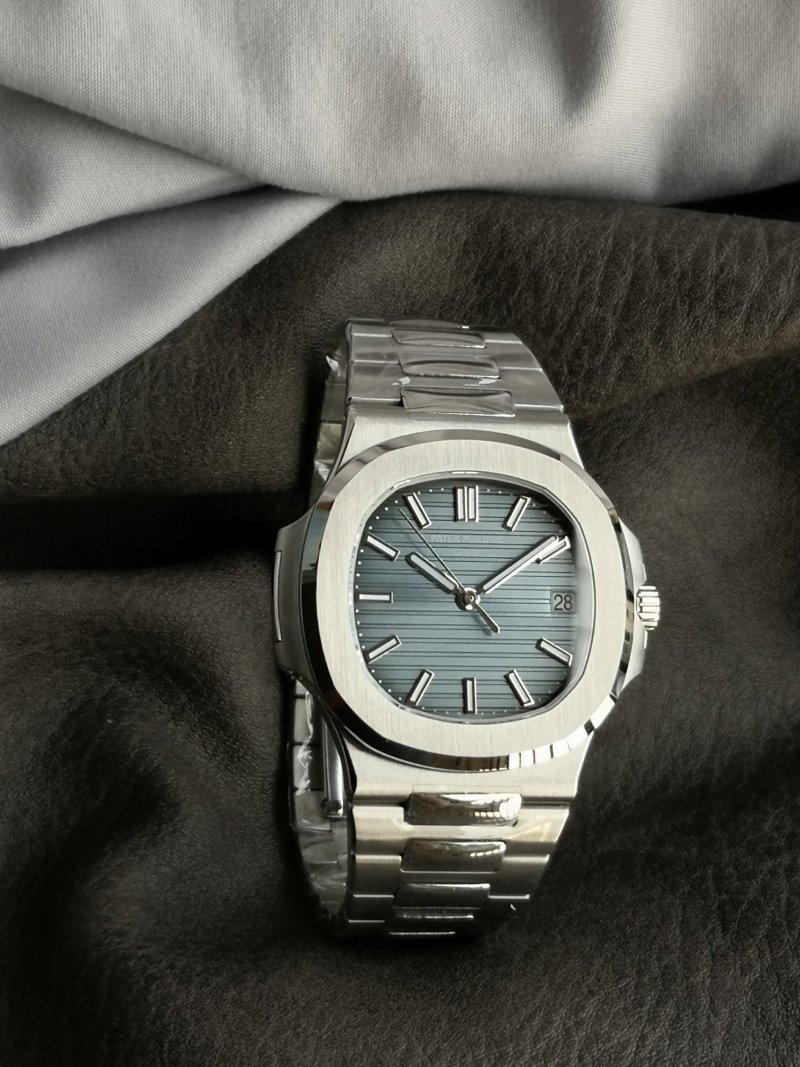 Patek Philippe Nautilus 5711 Steel Deep Blue Dial 40mm view