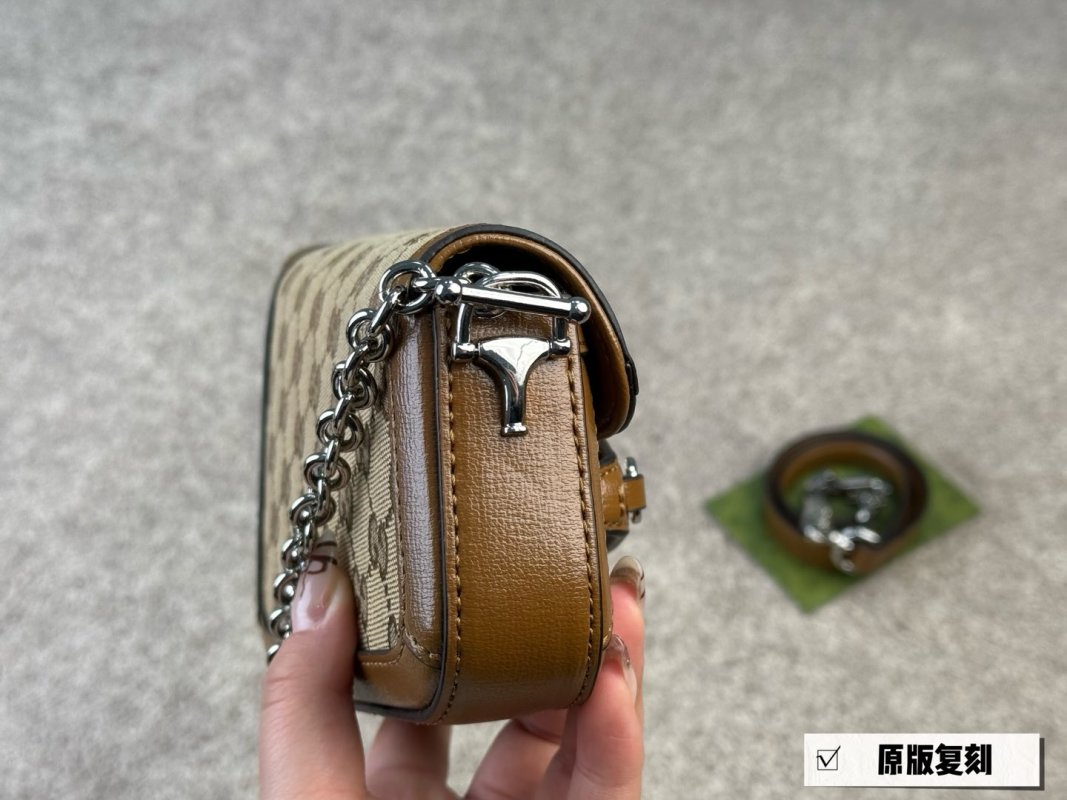 Gucci 1955 Horsebit Shoulder Bag – Beige GG Canvas view