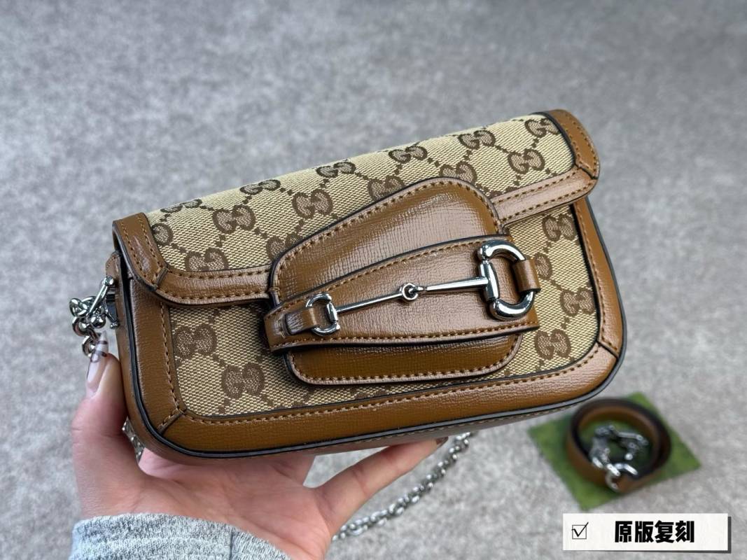 Gucci 1955 Horsebit Shoulder Bag – Beige GG Canvas view