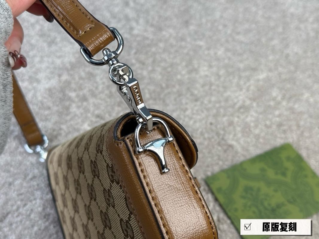 Gucci 1955 Horsebit Shoulder Bag – Beige GG Canvas view