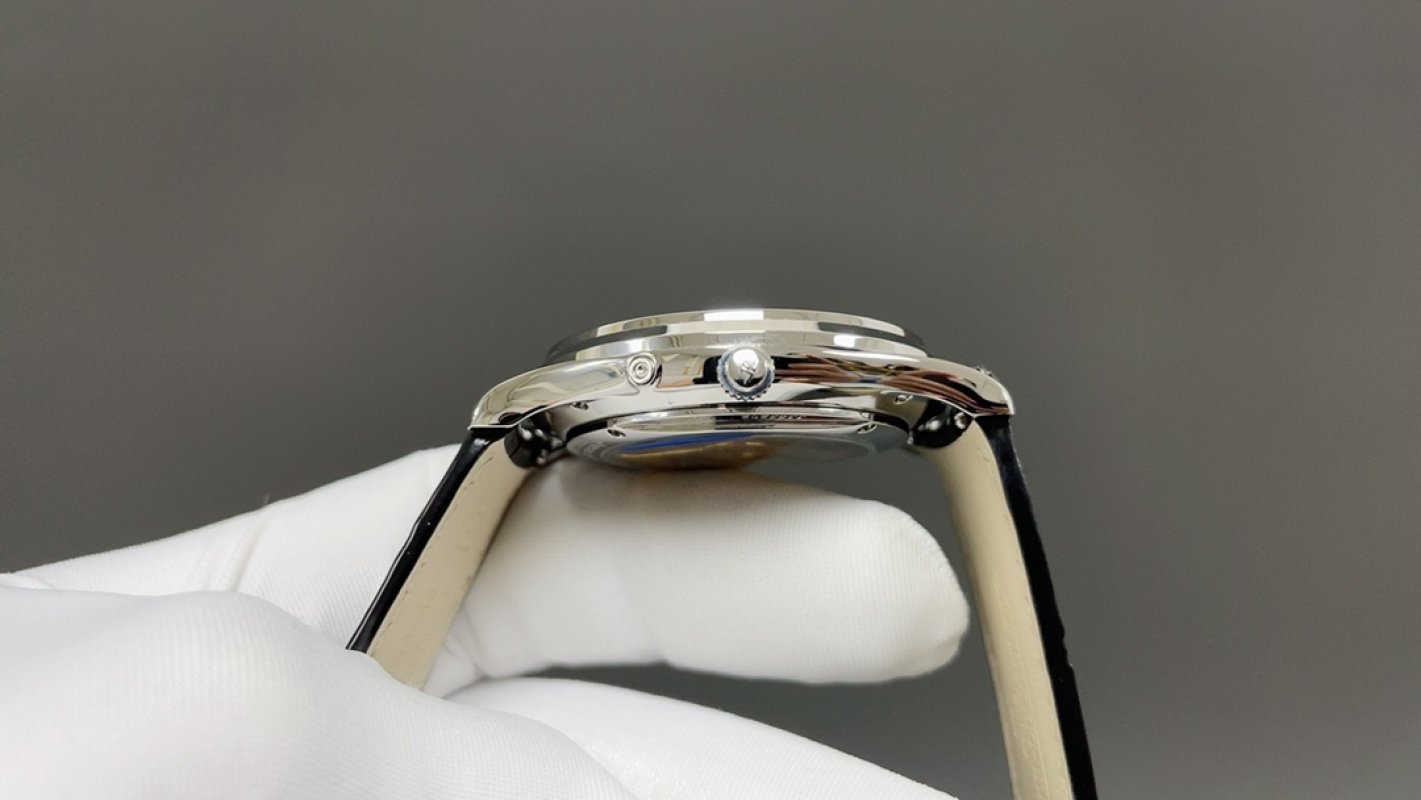 Jaeger-LeCoultre Master Ultra-Thin Moon Phase Silver Watch view