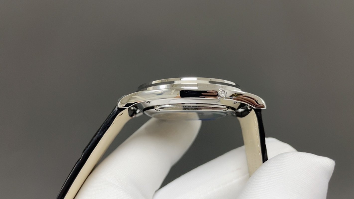 Jaeger-LeCoultre Master Ultra-Thin Moon Phase Silver Watch view