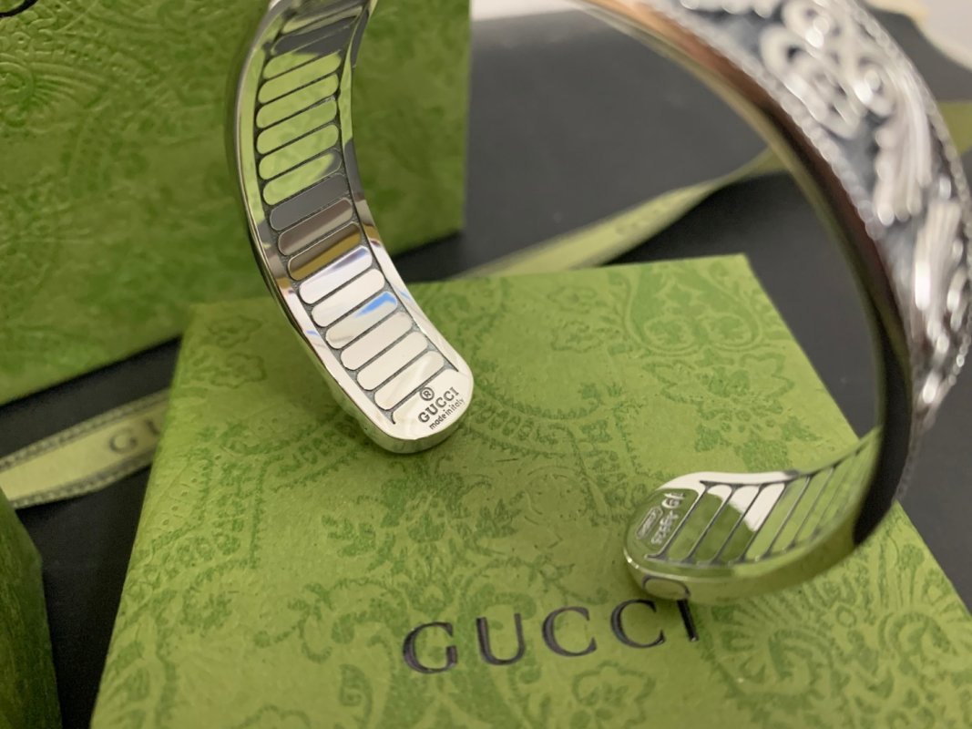 Gucci Double G Distressed Wing Wide Silver Bracelet view