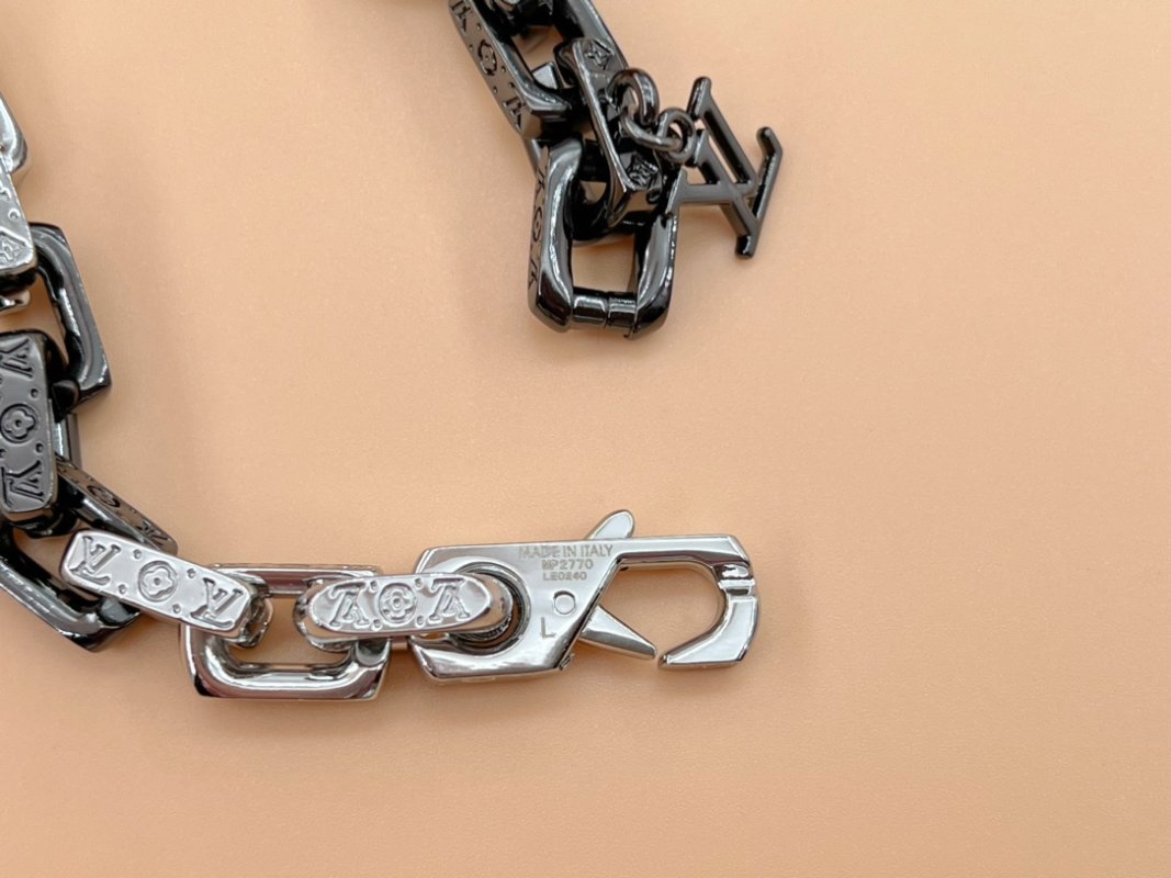 Louis Vuitton Paradise Chain Bracelet Silver Multi view