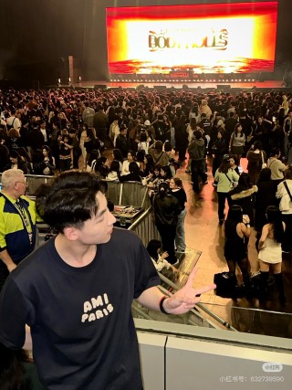 AMI Paris Black Logo T-Shirt view 5