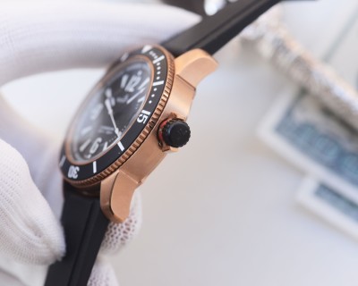 Jaeger-LeCoultre Compressor Master Black Dial 42mm Watch view 7