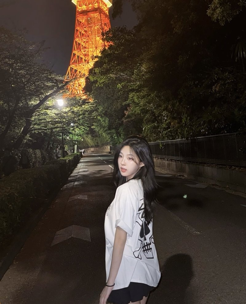 White Graphic Print Short Sleeve T-Shirt