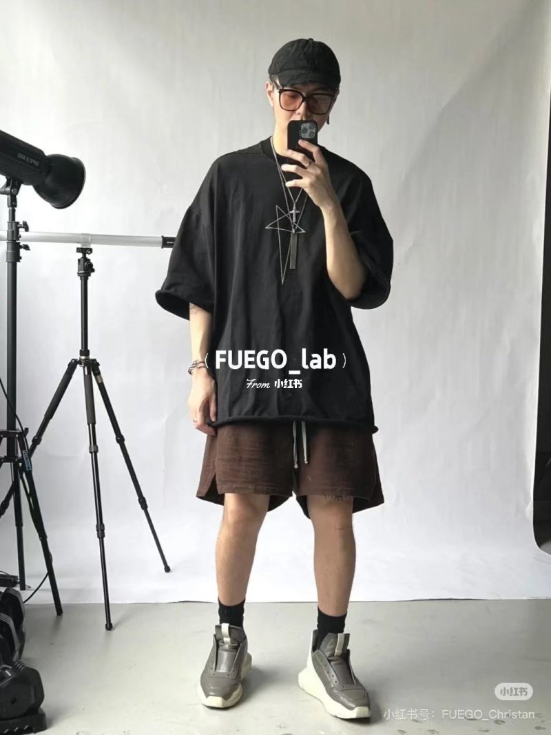 Black Oversized Cross Star Graphic T-Shirt view