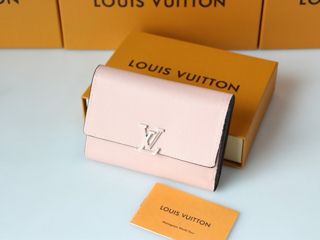 Louis Vuitton Capucines Compact Wallet Pink
