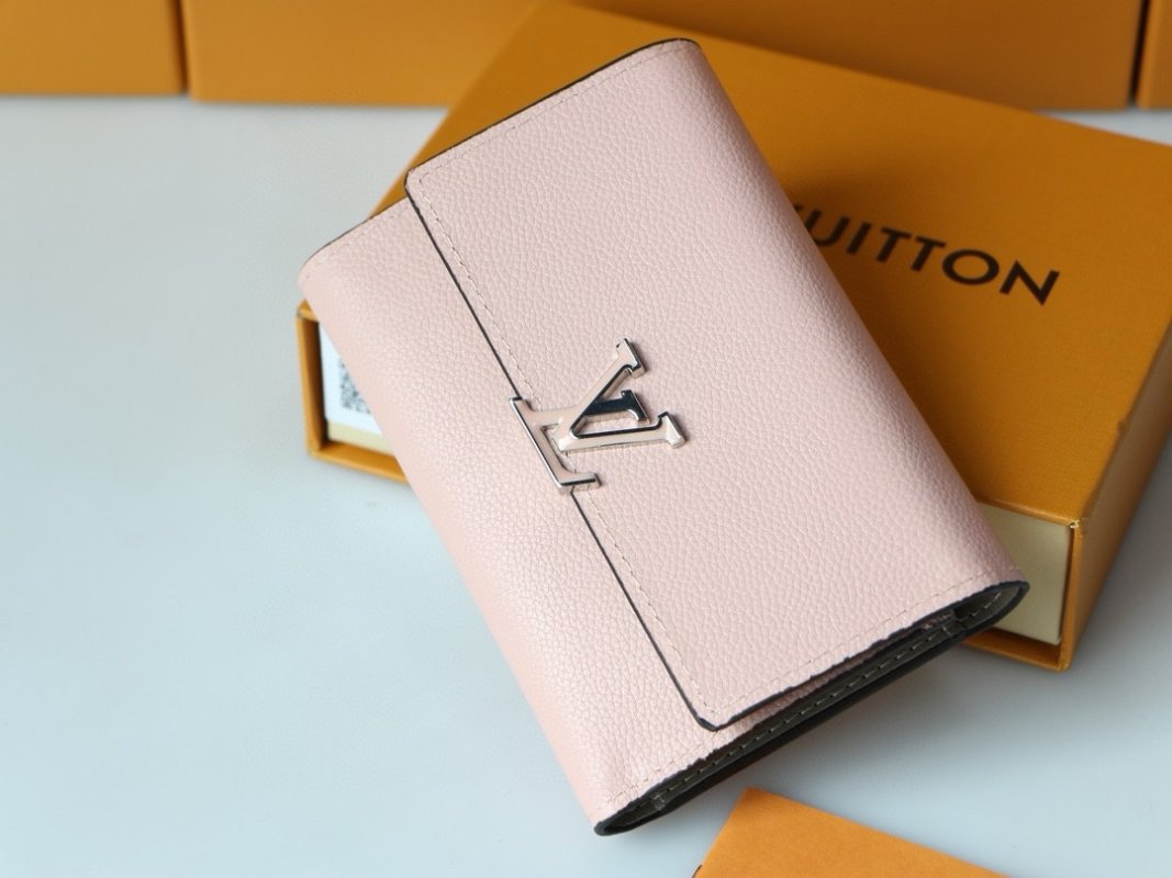 Louis Vuitton Capucines Compact Wallet Pink view