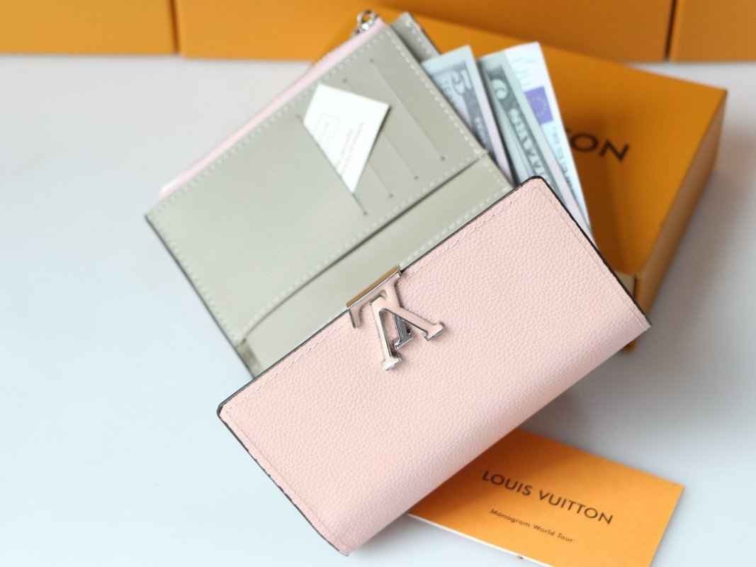 Louis Vuitton Capucines Compact Wallet Pink view