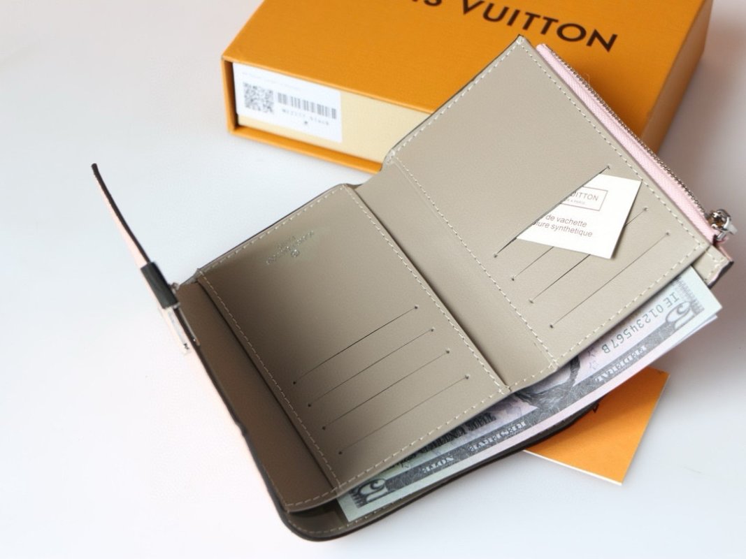 Louis Vuitton Capucines Compact Wallet Pink view