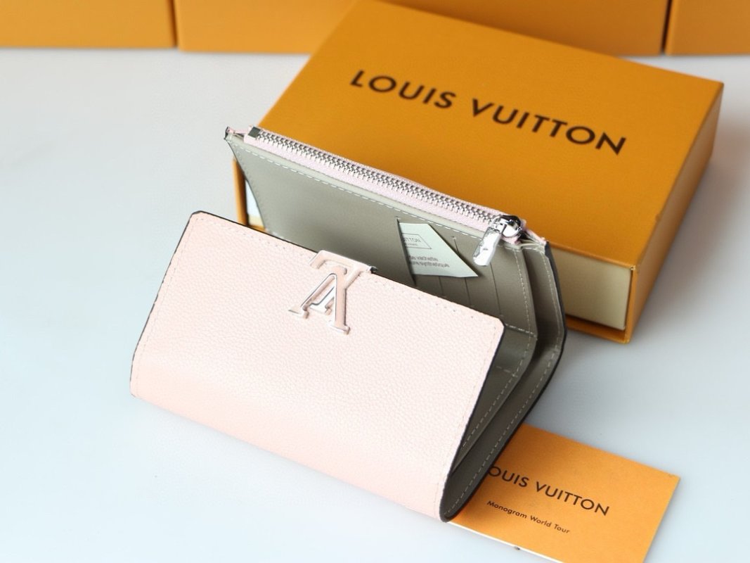 Louis Vuitton Capucines Compact Wallet Pink view