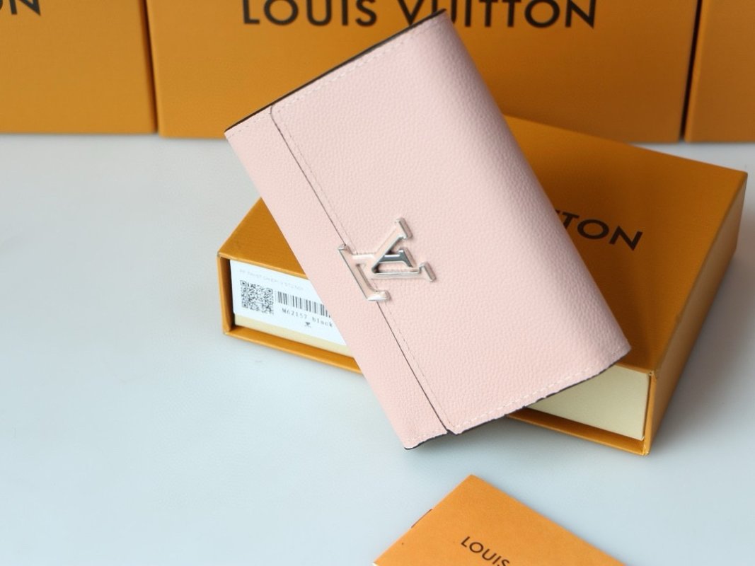 Louis Vuitton Capucines Compact Wallet Pink view