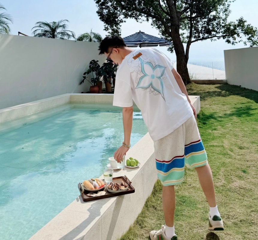 Louis Vuitton LV Monogram White Short Sleeve T-Shirt view