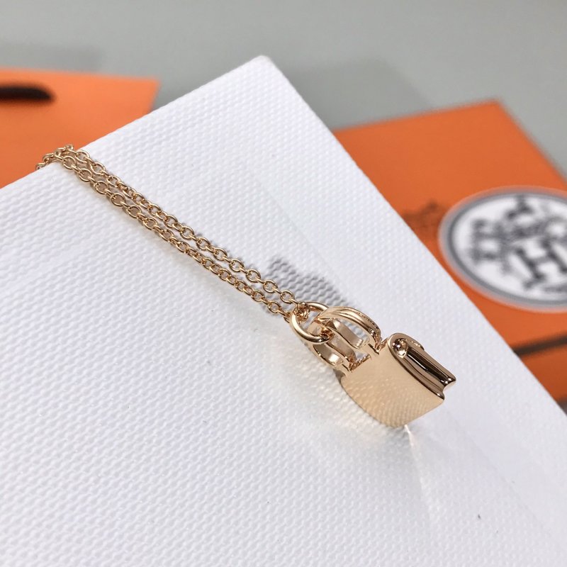 Hermès Constance Bag Pendant Necklace – Diamond Gold view