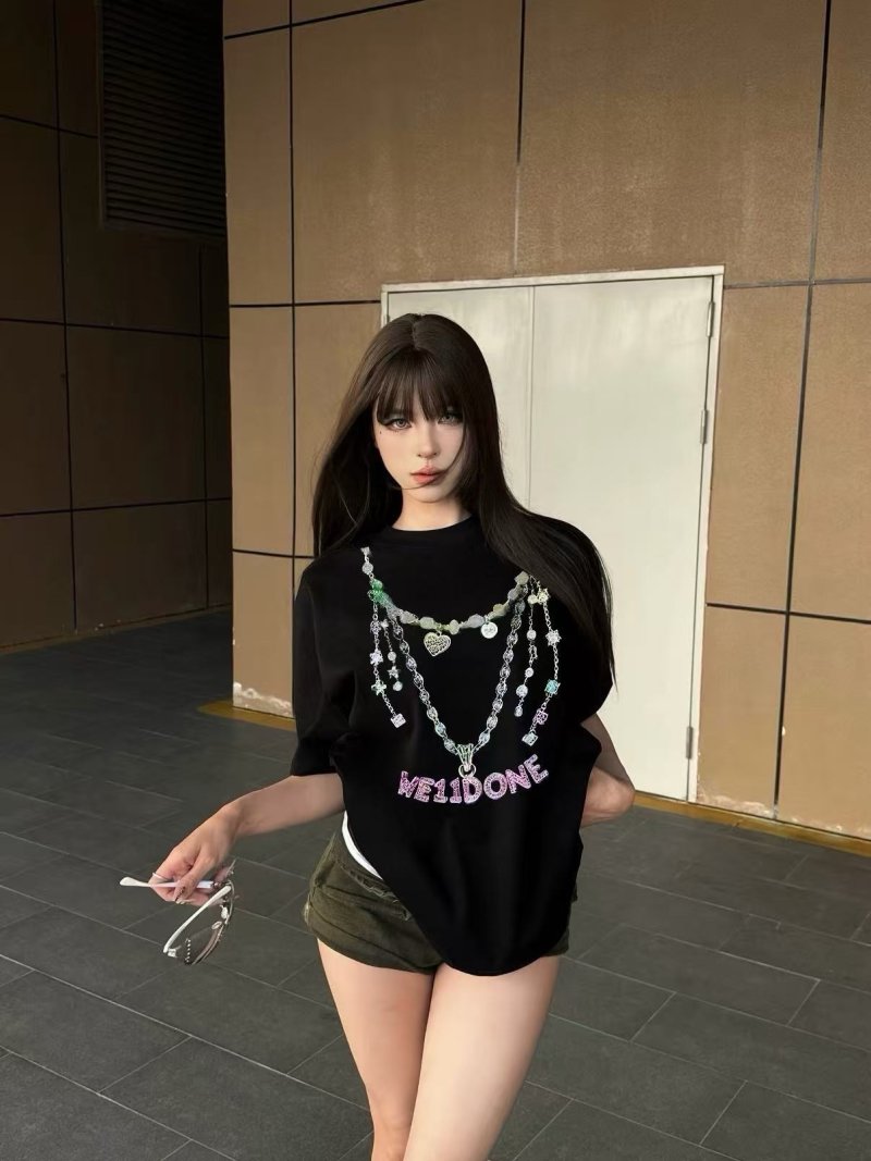Black Graphic Chain Print T-Shirt with 'WELLDONE' Text