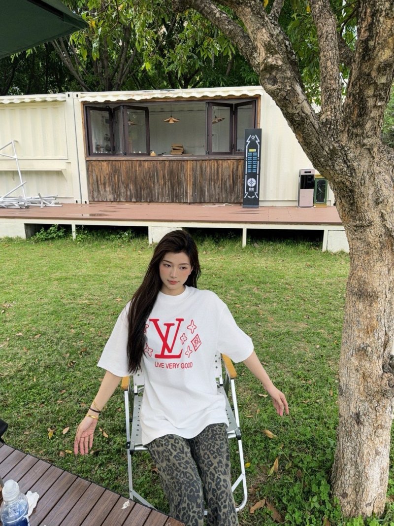 Louis Vuitton 'Live Very Good' Red Logo White T-Shirt view