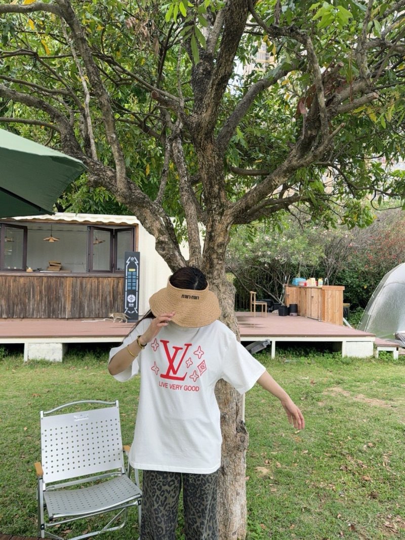 Louis Vuitton 'Live Very Good' Red Logo White T-Shirt view