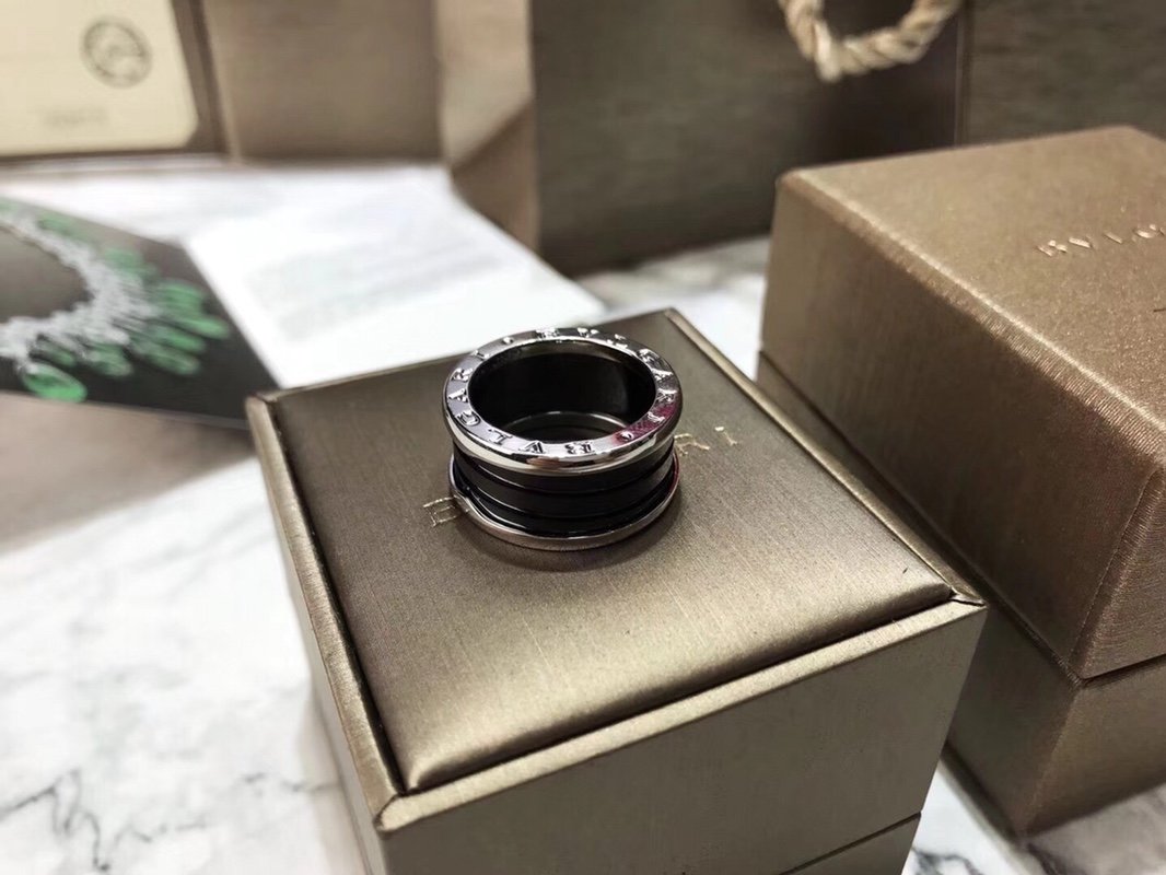 Bvlgari B.Zero1 Classic Ceramic Spring Couple Ring view