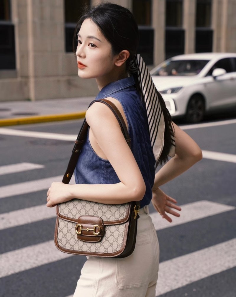 Gucci 1955 Horsebit Shoulder Bag Beige/Brown view