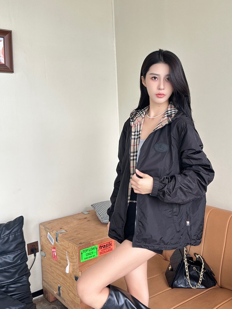 Burberry Black Quilted Jacket with Checked Lining view