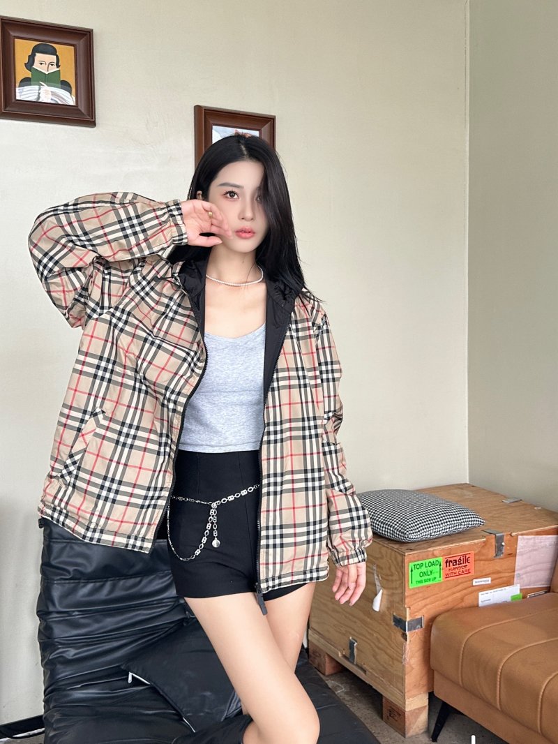 Burberry Black Quilted Jacket with Checked Lining view
