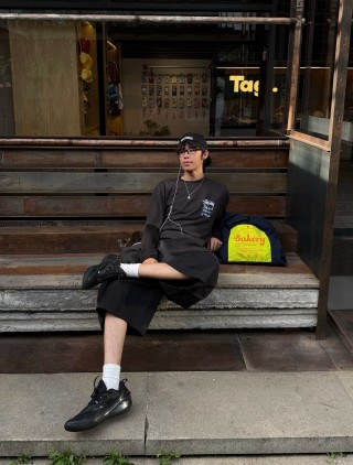 Stüssy Black Graphic Logo T-Shirt view 3