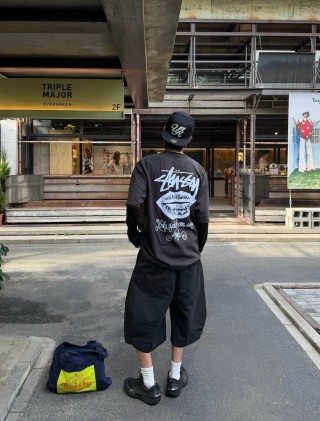 Stüssy Black Graphic Logo T-Shirt view 5