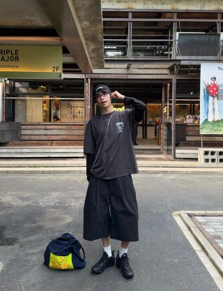 Stüssy Black Graphic Logo T-Shirt view 6