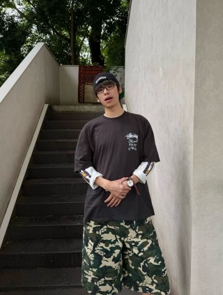 Stüssy Black Graphic Logo T-Shirt view 9