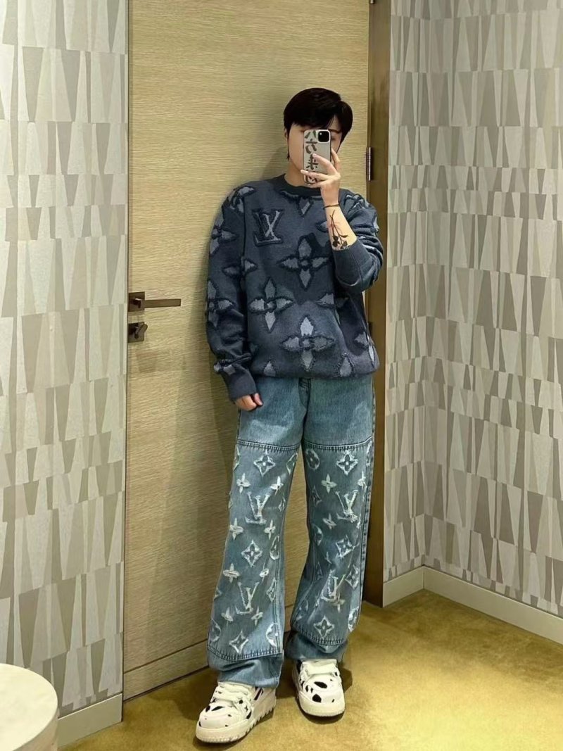Louis Vuitton Monogram Knit Sweater Navy Blue view
