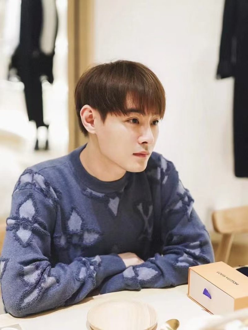 Louis Vuitton Monogram Knit Sweater Navy Blue view