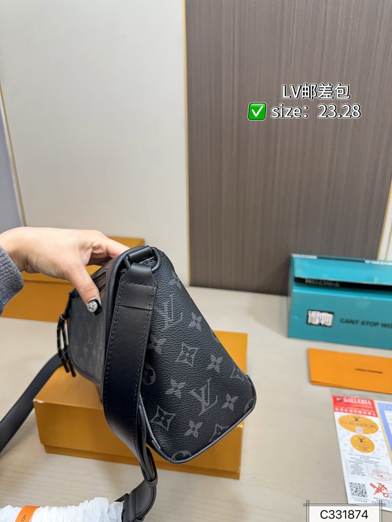 Louis Vuitton Monogram Messenger Bag Black view