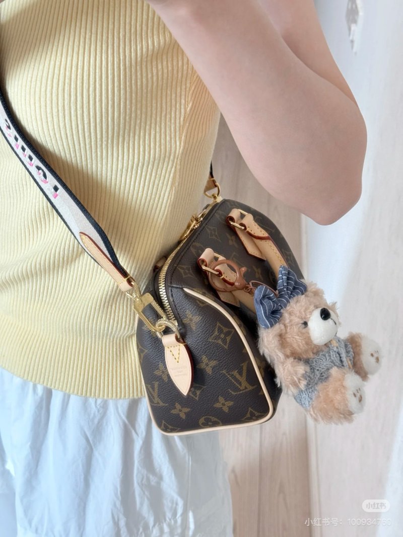 Louis Vuitton Speedy Monogram Canvas Handbag Tan view