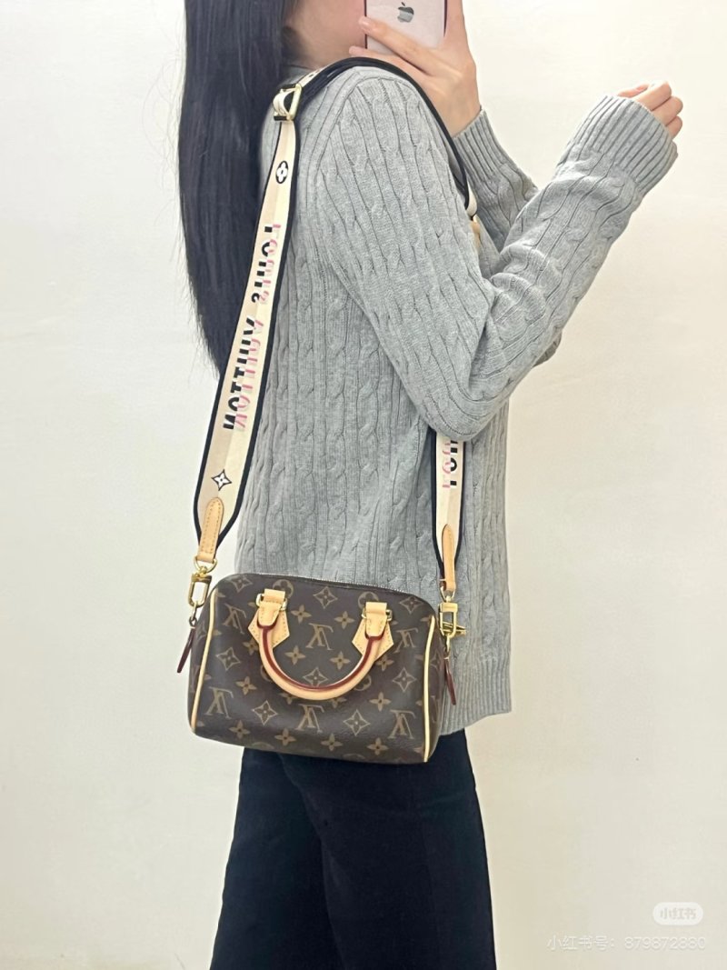 Louis Vuitton Speedy Monogram Canvas Handbag Tan view