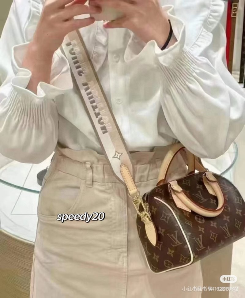 Louis Vuitton Speedy Monogram Canvas Handbag Tan view