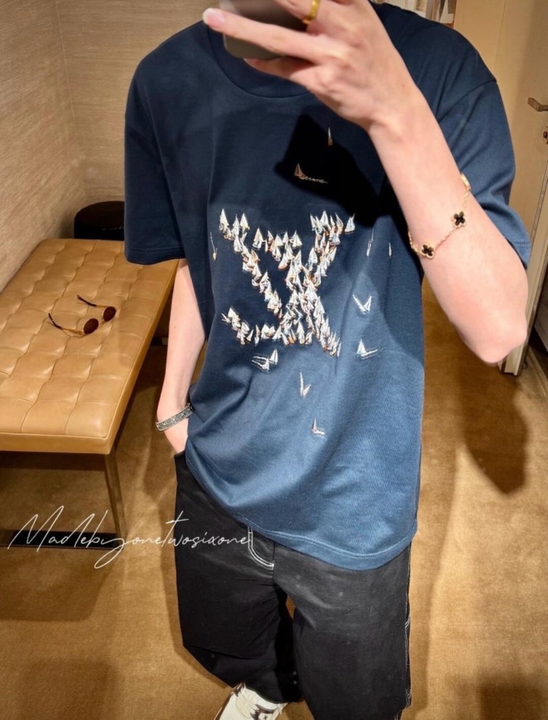 Nike Black Gold Graphic T-Shirt view
