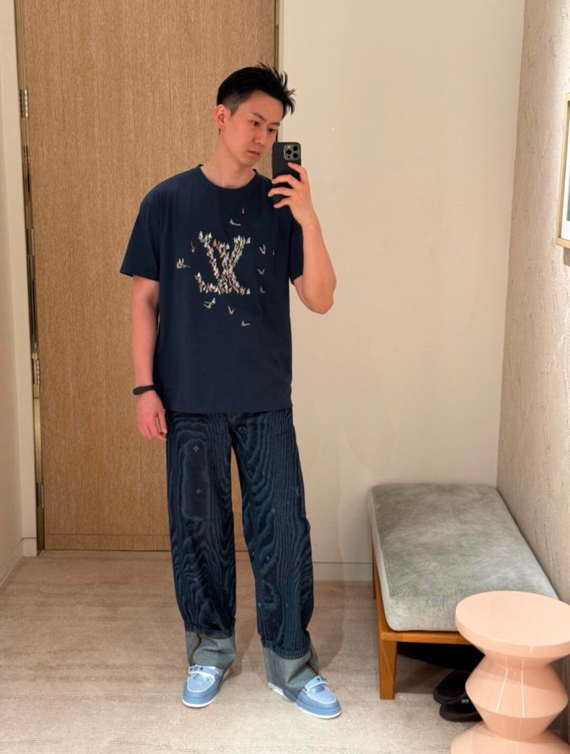Nike Black Gold Graphic T-Shirt view