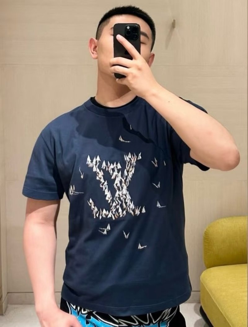 Nike Black Gold Graphic T-Shirt view