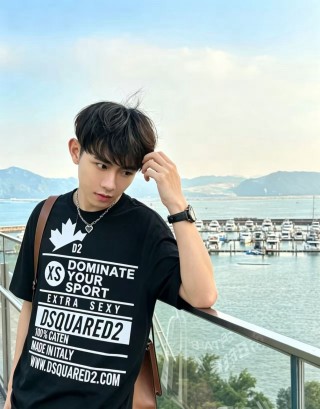Dsquared2 Black Dominate Your Sport Graphic T-Shirt