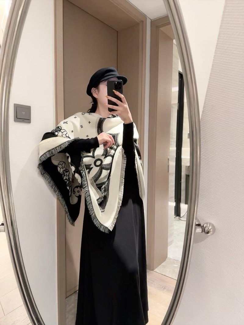 Louis Vuitton Monogram Border Square Scarf Cream & Black 140cm view