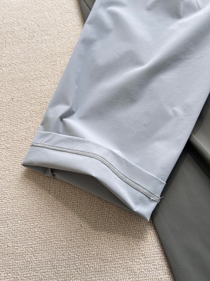 Descente Men's Quick-Dry Athletic Shorts Cream view