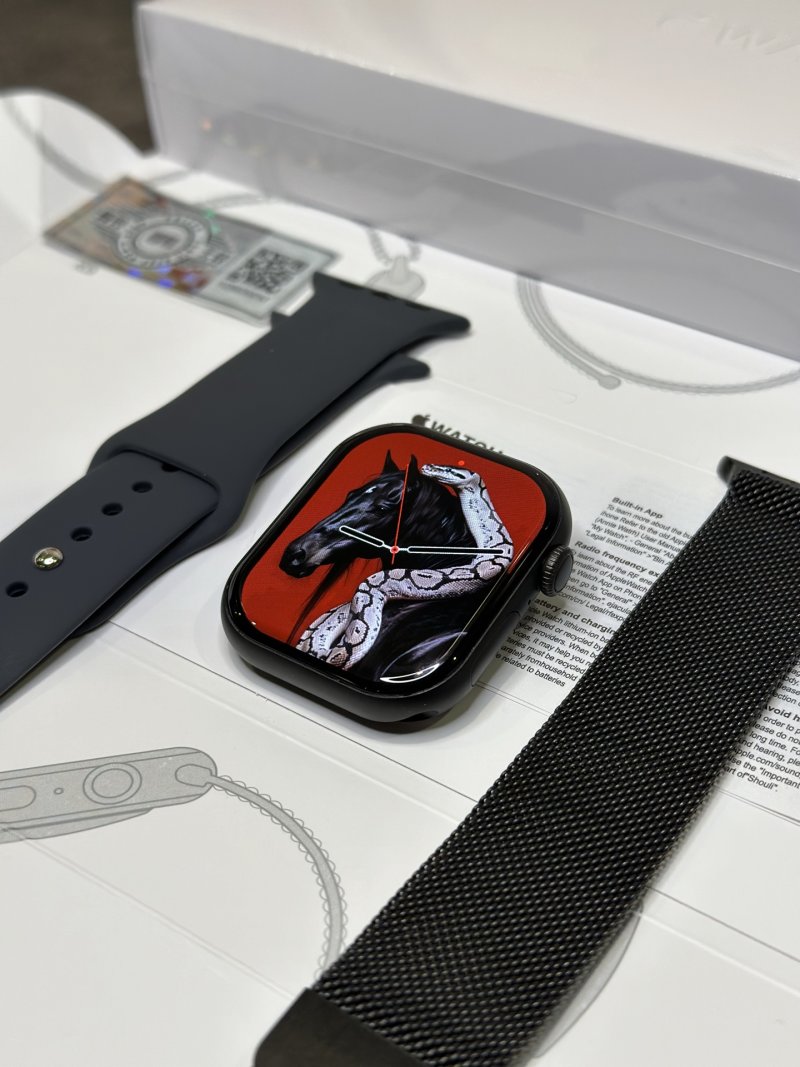 Apple Watch Series 10 Matte Black Titanium 46mm UA view