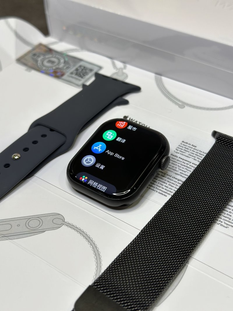 Apple Watch Series 10 Matte Black Titanium 46mm UA view