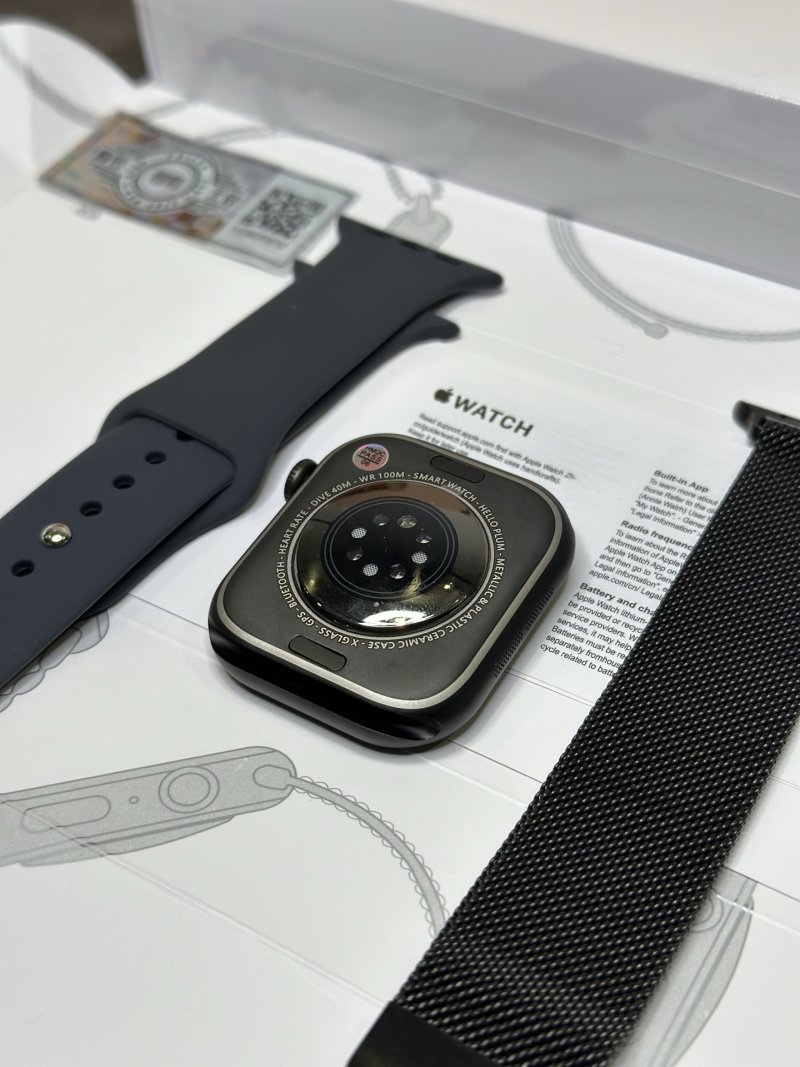 Apple Watch Series 10 Matte Black Titanium 46mm UA view