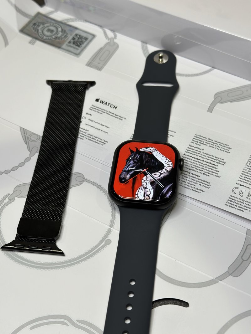 Apple Watch Series 10 Matte Black Titanium 46mm UA view